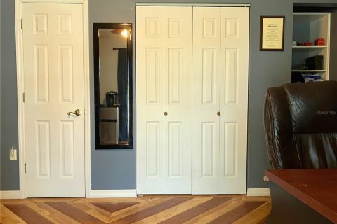 Condo in Lutz, Florida, 3 bedrooms № 2221372 - photo 18