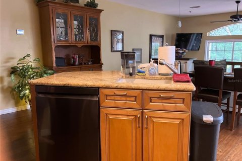 Condo in Lutz, Florida, 3 bedrooms № 2221372 - photo 6