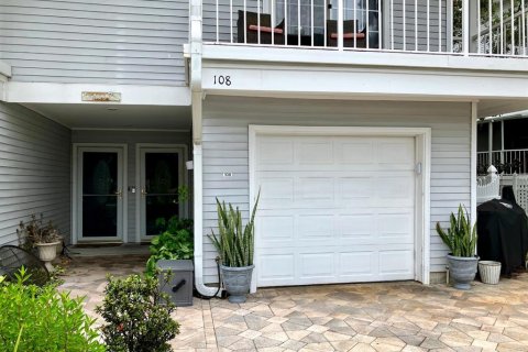 Condo in Lutz, Florida, 3 bedrooms № 2221372 - photo 2