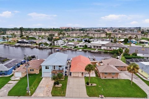 Villa ou maison à vendre à New Port Richey, Floride: 3 chambres, 171.59 m2 № 2210135 - photo 5