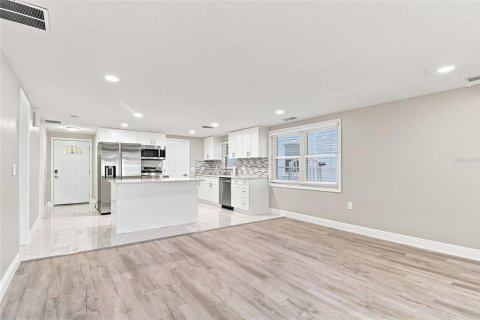 Villa ou maison à vendre à New Port Richey, Floride: 3 chambres, 171.59 m2 № 2210135 - photo 22