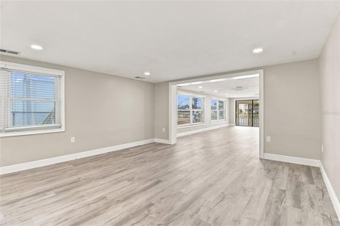 Villa ou maison à vendre à New Port Richey, Floride: 3 chambres, 171.59 m2 № 2210135 - photo 20