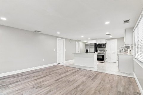 Villa ou maison à vendre à New Port Richey, Floride: 3 chambres, 171.59 m2 № 2210135 - photo 24