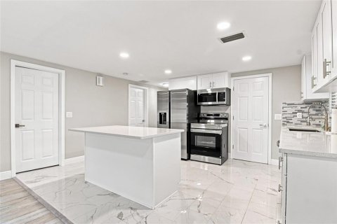 Villa ou maison à vendre à New Port Richey, Floride: 3 chambres, 171.59 m2 № 2210135 - photo 18
