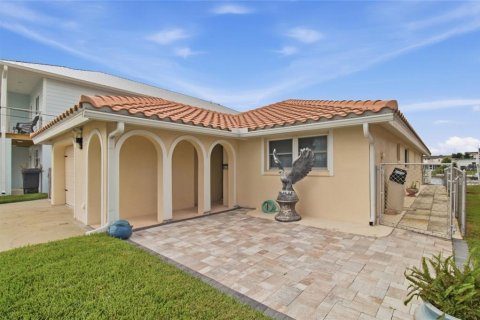 Villa ou maison à vendre à New Port Richey, Floride: 3 chambres, 171.59 m2 № 2210135 - photo 3