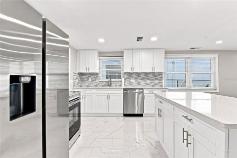 Villa ou maison à vendre à New Port Richey, Floride: 3 chambres, 171.59 m2 № 2210135 - photo 19