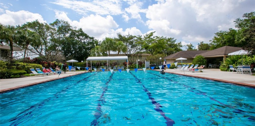House in Pompano Beach, Florida 4 bedrooms, 178.84 sq.m. № 1061214