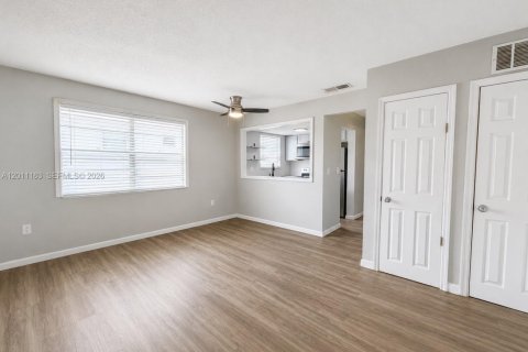 Immobilier commercial à vendre à South Daytona, Floride № 2171081 - photo 24