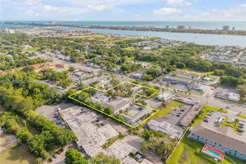 Immobilier commercial à vendre à South Daytona, Floride № 2171081 - photo 18