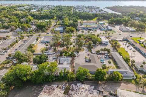 Immobilier commercial à vendre à South Daytona, Floride № 2171081 - photo 23