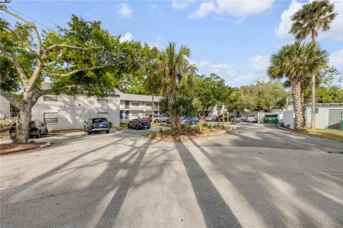 Immobilier commercial à vendre à South Daytona, Floride № 2171081 - photo 9