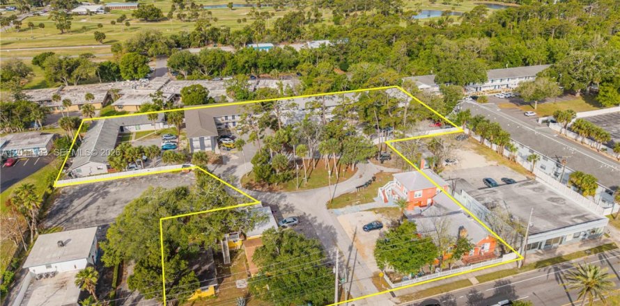 Immobilier commercial à South Daytona, Floride № 2171081