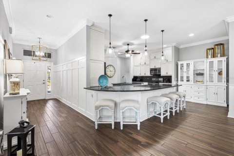 House in The Villages, Florida 3 bedrooms, 262.82 sq.m. № 2223392 - photo 6