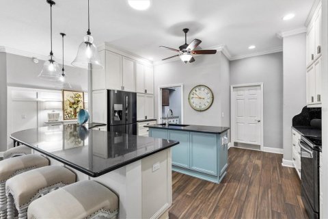 House in The Villages, Florida 3 bedrooms, 262.82 sq.m. № 2223392 - photo 8