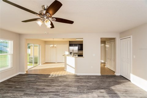 Casa en venta en Dade City, Florida, 4 dormitorios, 182.27 m2 № 2198761 - foto 2