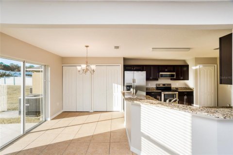 Casa en venta en Dade City, Florida, 4 dormitorios, 182.27 m2 № 2198761 - foto 4