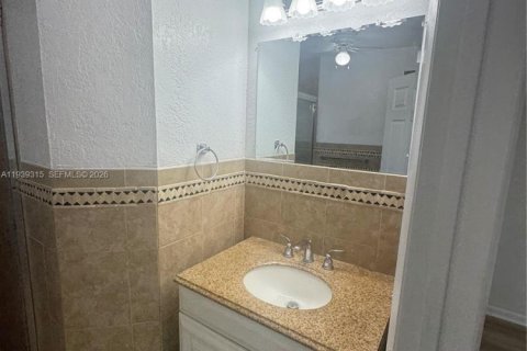 Immobilier commercial à louer à Homestead, Floride: 23.23 m2 № 1996596 - photo 7