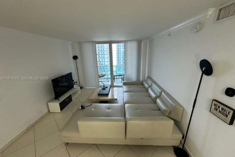 Condo in Hollywood, Florida, 1 bedroom  № 2035904 - photo 7