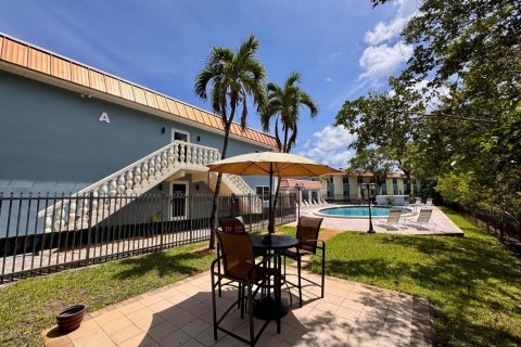 Copropriété à vendre à Wilton Manors, Floride: 2 chambres, 109.62 m2 № 2190755 - photo 19