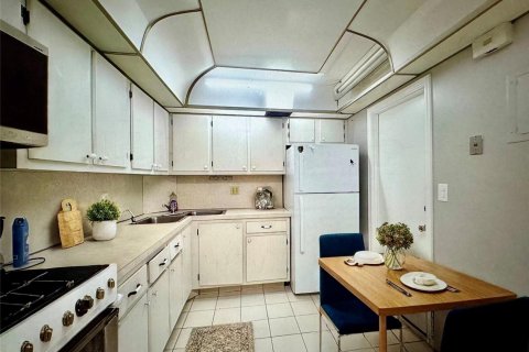 Copropriété à vendre à Wilton Manors, Floride: 2 chambres, 109.62 m2 № 2190755 - photo 4