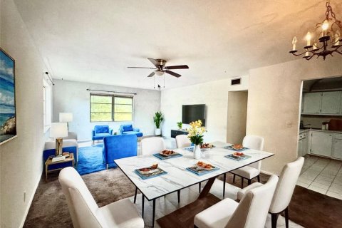 Copropriété à vendre à Wilton Manors, Floride: 2 chambres, 109.62 m2 № 2190755 - photo 2