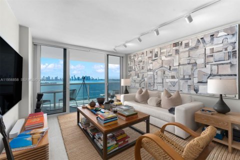 Condominio en alquiler en Miami Beach, Florida, 2 dormitorios, 117.99 m2 № 2010744 - foto 18