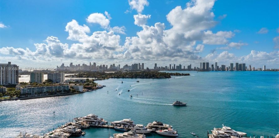 Condominio en Miami Beach, Florida, 2 dormitorios  № 2010744