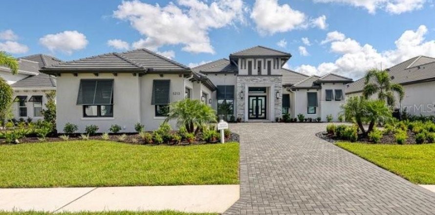 House in Sarasota, Florida 3 bedrooms, 299.33 sq.m. № 1343320