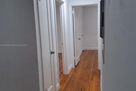 Apartment in Coral Gables, Florida 2 bedrooms, 82.13 sq.m. № 1955176 - photo 30