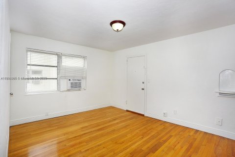 Apartment in Coral Gables, Florida 2 bedrooms, 82.13 sq.m. № 1955176 - photo 20