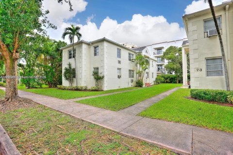 Apartment in Coral Gables, Florida 2 bedrooms, 82.13 sq.m. № 1955176 - photo 2