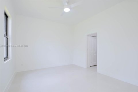 Casa en venta en Lehigh Acres, Florida, 3 dormitorios, 138.52 m2 № 1845991 - foto 12
