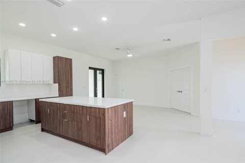 Casa en venta en Lehigh Acres, Florida, 3 dormitorios, 138.52 m2 № 1845991 - foto 10