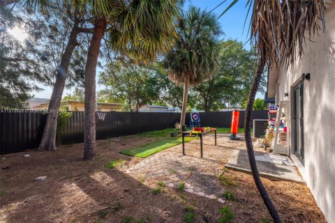 Land in Hallandale Beach, Florida № 2039268 - photo 29