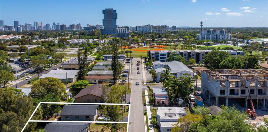 Land in Hallandale Beach, Florida № 2039268
