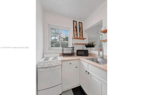 Снять в аренду кондоминиум в Майами-Бич, Флорида 33.82м2, № 1945196 - фото 17