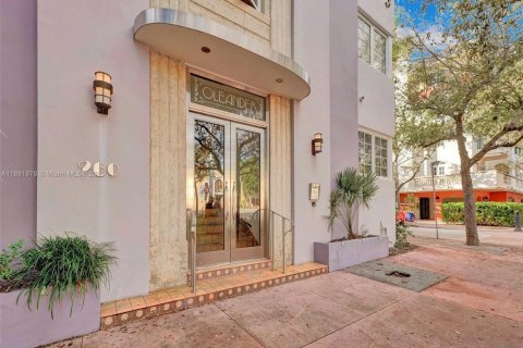 Снять в аренду кондоминиум в Майами-Бич, Флорида 33.82м2, № 1945196 - фото 2