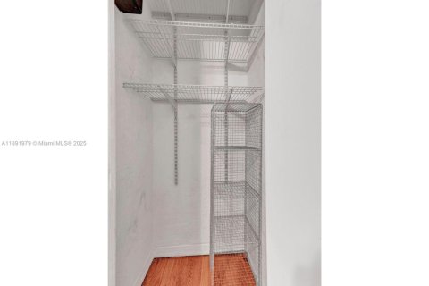 Снять в аренду кондоминиум в Майами-Бич, Флорида 33.82м2, № 1945196 - фото 18