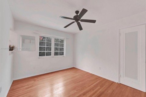 Снять в аренду кондоминиум в Майами-Бич, Флорида 33.82м2, № 1945196 - фото 3