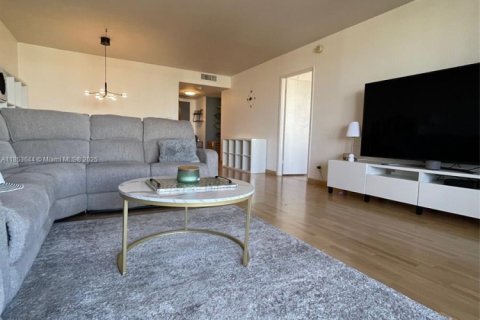 Condominio en alquiler en Hallandale Beach, Florida, 1 dormitorio, 88.26 m2 № 1871573 - foto 2