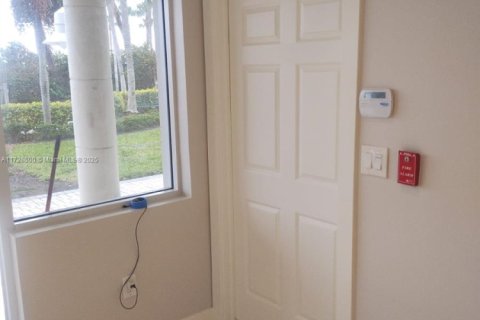 Propiedad comercial en venta en Naples, Florida № 1939862 - foto 30