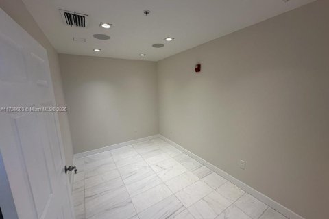 Propiedad comercial en venta en Naples, Florida № 1939862 - foto 17