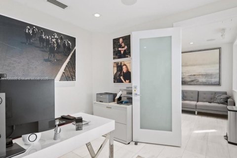 Propiedad comercial en venta en Naples, Florida № 1939862 - foto 13