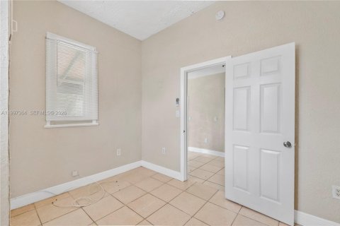 Снять в аренду квартиру в Майами, Флорида 1 спальня, 41.81м2, № 2059475 - фото 23