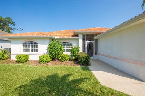 Casa en venta en Palm Coast, Florida, 3 dormitorios, 155.89 m2 № 1900743 - foto 2