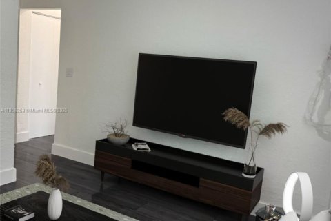 Снять в аренду квартиру в Майами, Флорида 1 спальня, 46.45м2, № 1978087 - фото 4