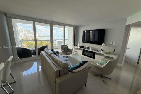 Кондоминиум с 2 спальнями в Майами, Флорида № 2016669