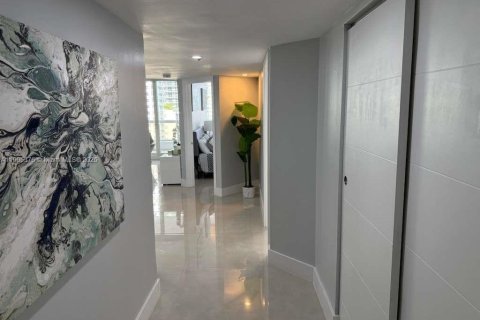 Снять в аренду кондоминиум в Майами, Флорида 2 спальни, 129.13м2, № 2016669 - фото 10