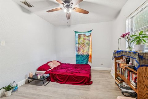 House in Saint Petersburg, Florida 2 bedrooms, 107.02 sq.m. № 2204125 - photo 20