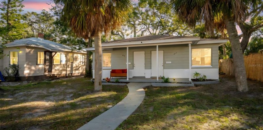 House in Saint Petersburg, Florida 2 bedrooms, 107.02 sq.m. № 2204125